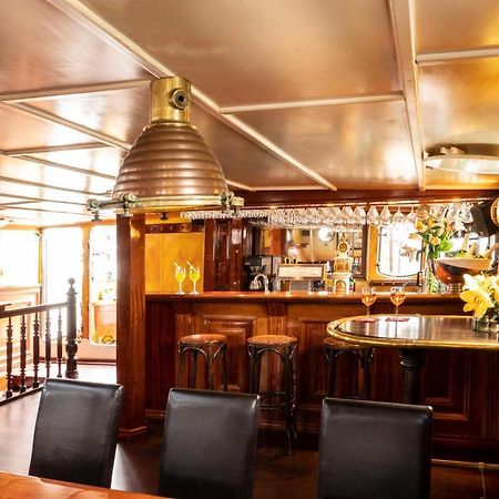 Segelschiff Loth Lorien Hotel Hamburg Exterior photo