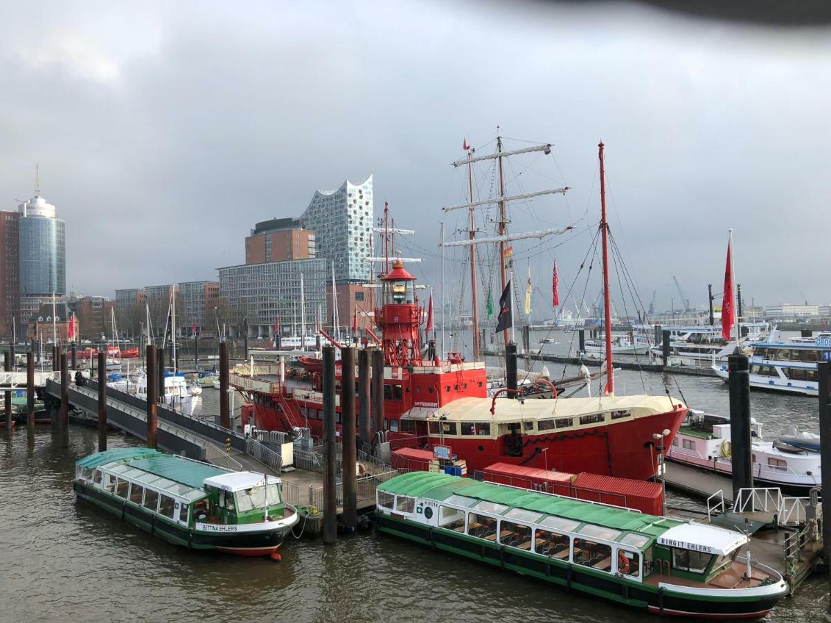 Segelschiff Loth Lorien Hotel Hamburg Exterior photo