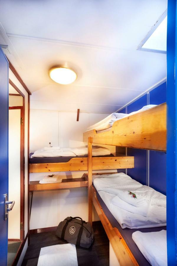 Segelschiff Loth Lorien Hotel Hamburg Exterior photo