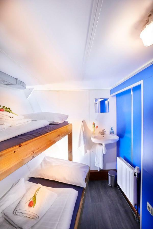 Segelschiff Loth Lorien Hotel Hamburg Exterior photo