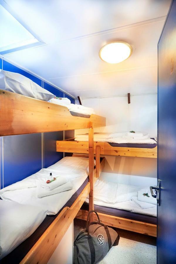 Segelschiff Loth Lorien Hotel Hamburg Exterior photo