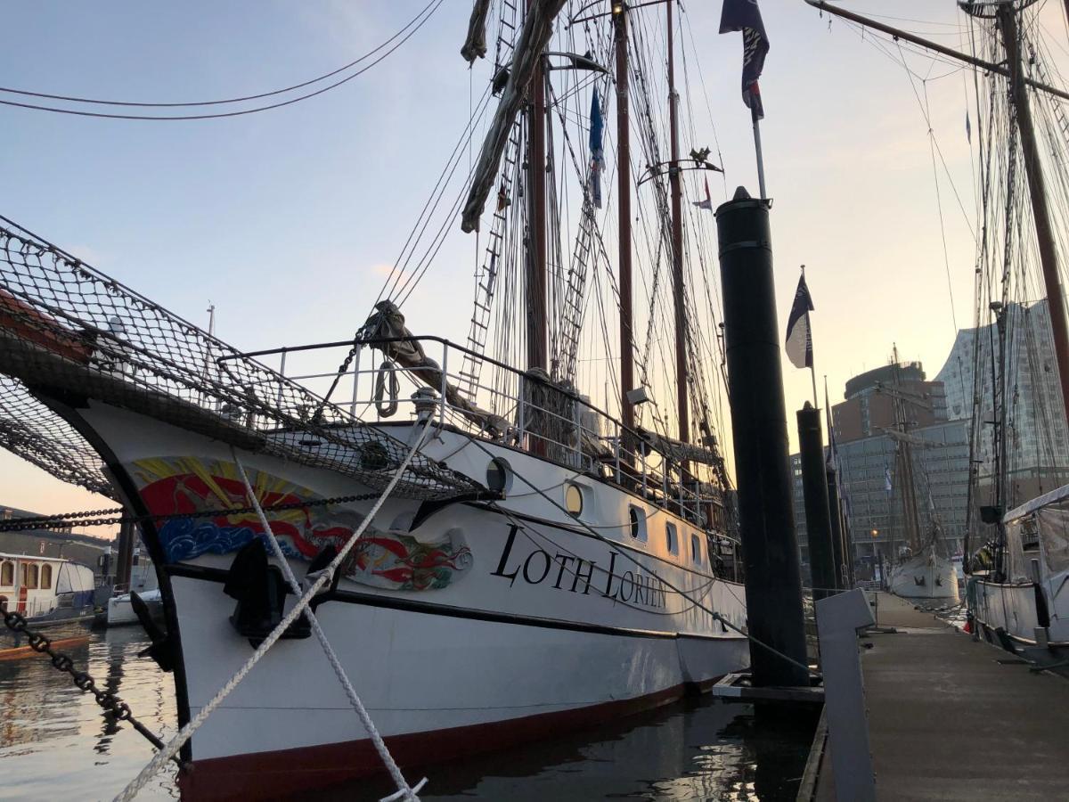 Segelschiff Loth Lorien Hotel Hamburg Exterior photo